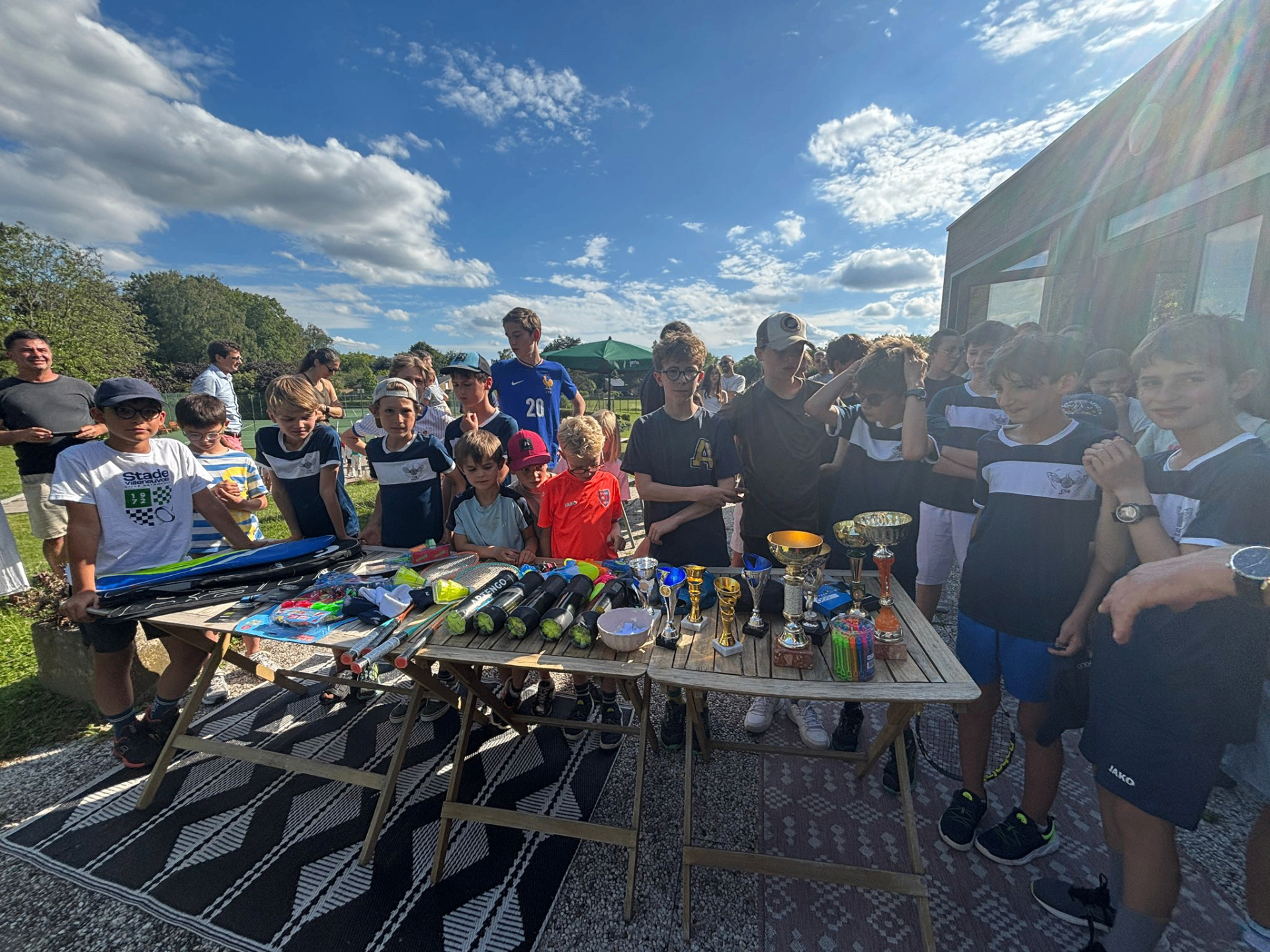 Jeunes joueurs et trophées au CSB Brigode